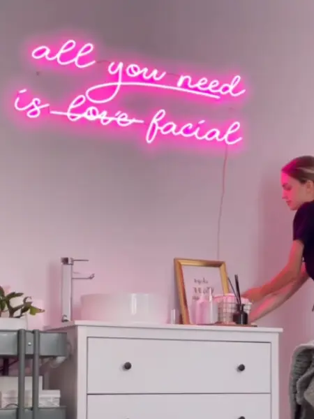 Beauty salons — LED neon sign project 5